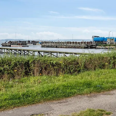 Island Life Gem With Heart Desires *