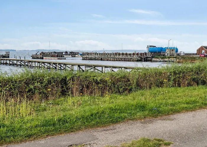 Island Life Gem With Heart Desires *